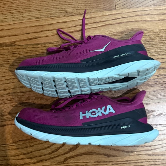 Hoka Women's Magenta Athletic Shoes Mach 4 size 10 - Picture 3 of 9